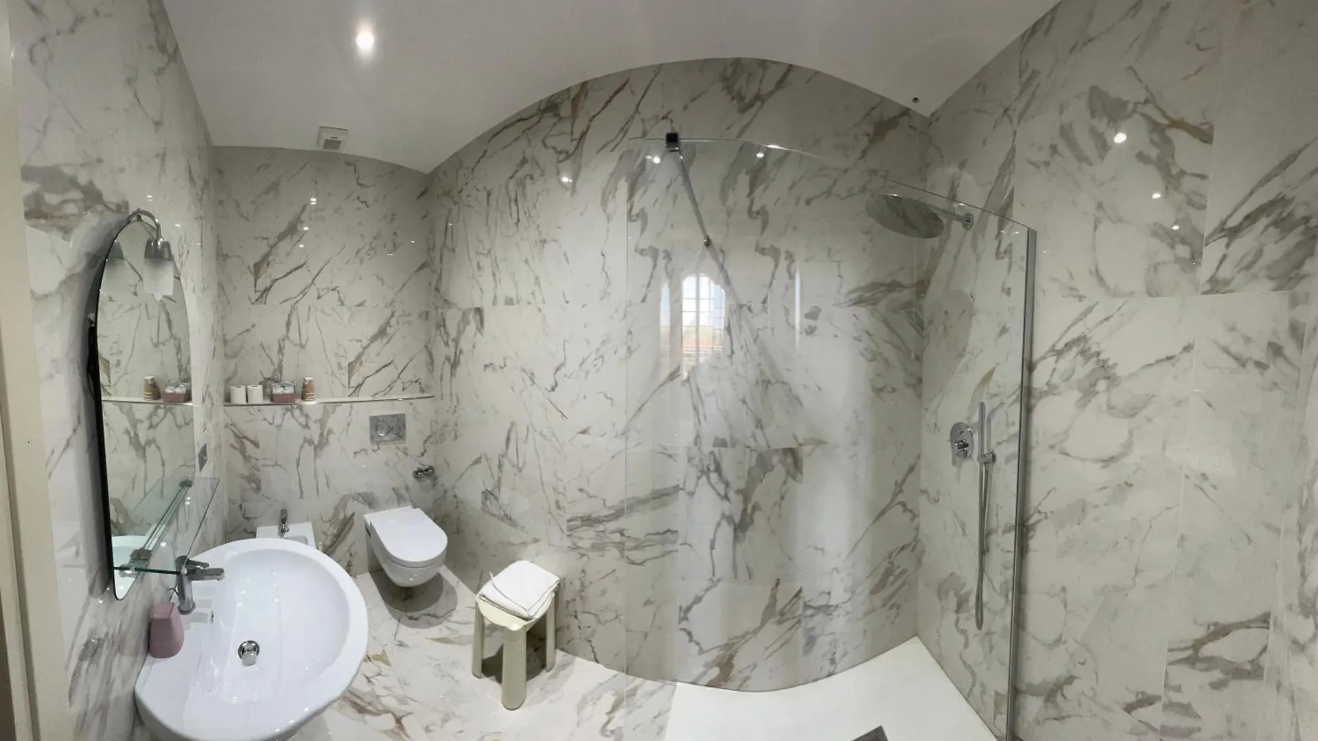 Hotel Petit Royal  Ospedaletti